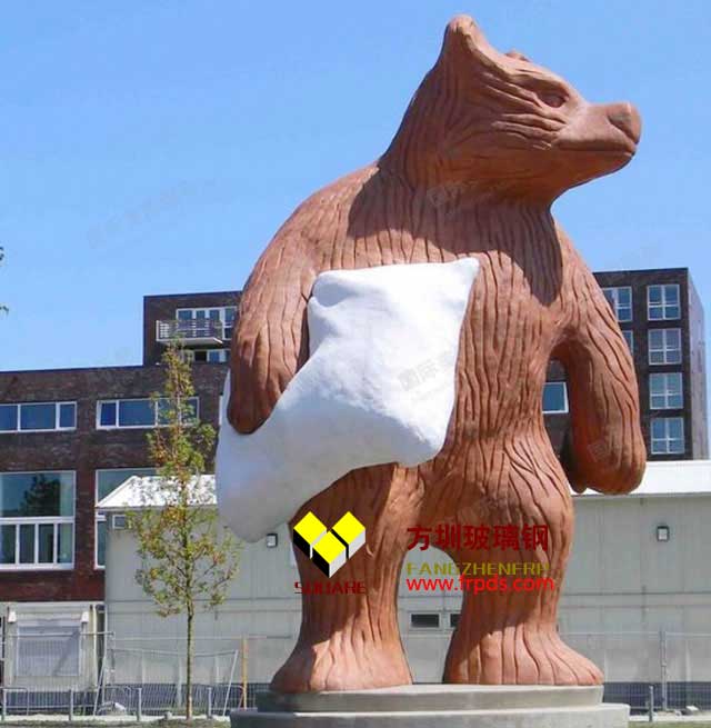 城市玻璃钢巨熊雕塑