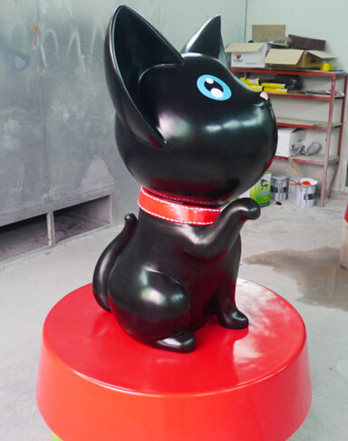 玻璃钢小(xiǎo)黑猫雕塑