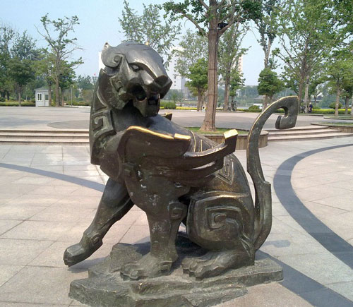 广场铜艺动物(wù)雕塑