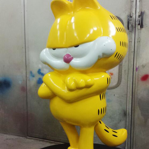 玻璃钢小(xiǎo)黄猫雕塑
