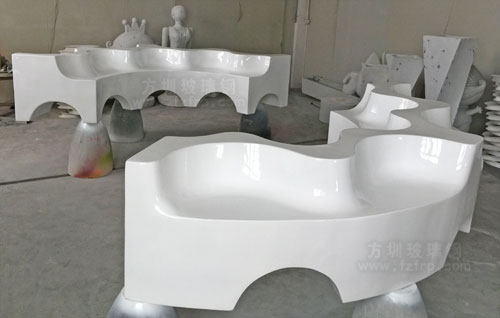 深圳商(shāng)场波浪造型玻璃钢休闲椅工厂生产图