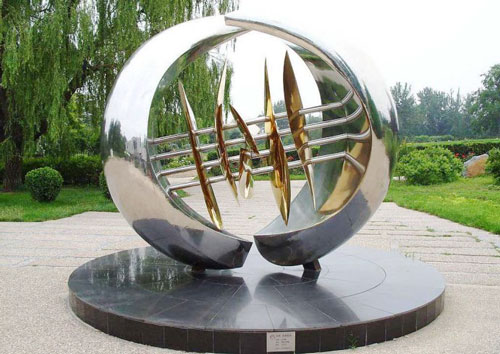 园林小(xiǎo)型不锈钢雕塑