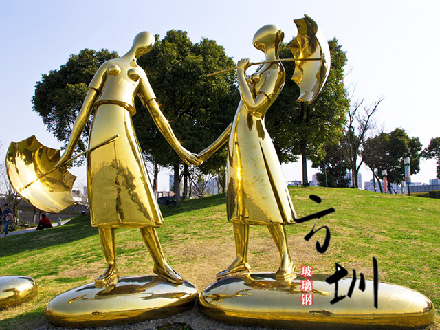 公園景觀抽象電(diàn)鍍不鏽鋼人物(wù)雕塑