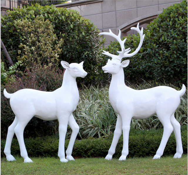 玻璃钢动物(wù)鹿雕塑