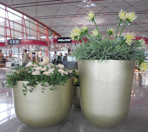 机场室内玻璃钢装饰花(huā)盆